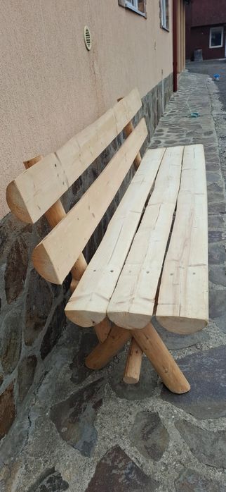 Set rustic,masă plus două bănci din lemn masiv lucrate manual