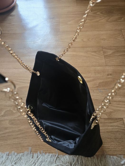 Дамска черна чанта