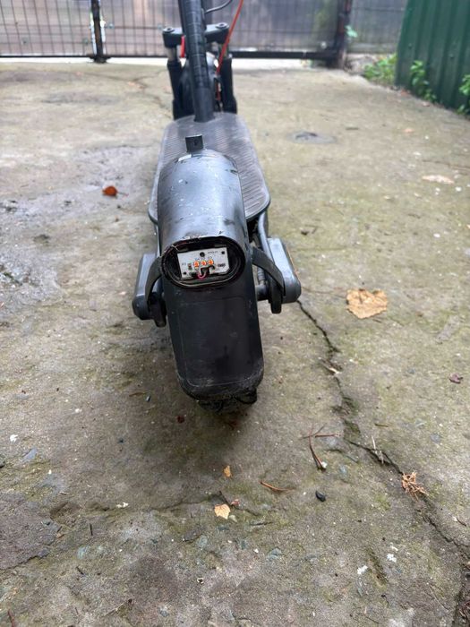 Vand trotineta electrica Xiaomi Electric Scooter Elite, putere motor 400 W, autonomie max. 45 Km, viteza maxima 25 Km/h, Greutate Max. 120Kg