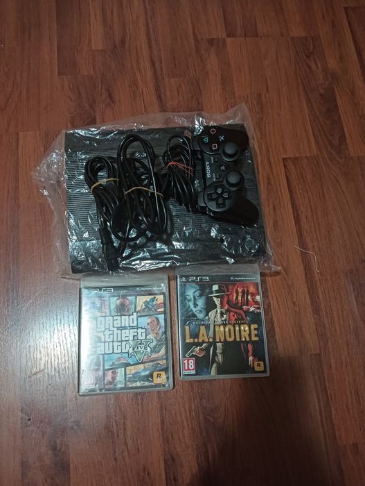 PlayStation 3 cu hard disk de 500 GB