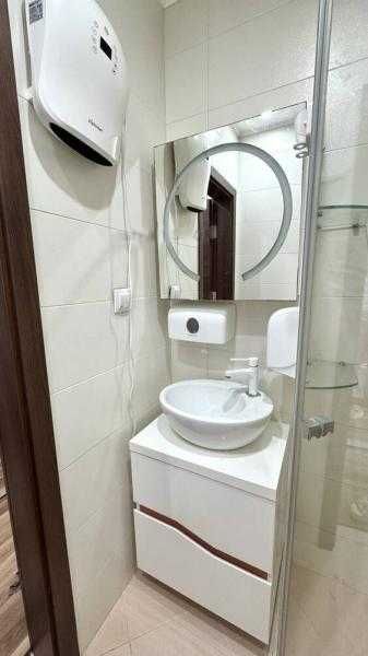 Дава се под наем Тристаен апартамент в Бургас, Славейков - 88 кв.м за 739.5 € - Снимка #13