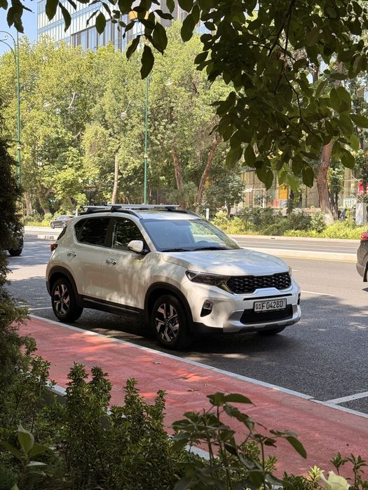 Kia Sonet машина