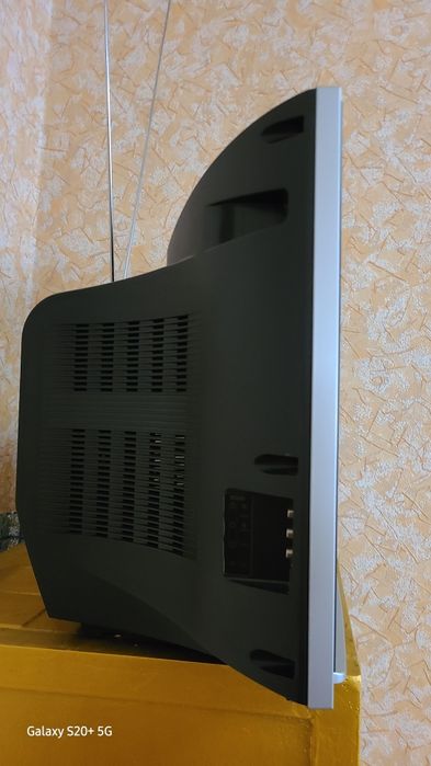 Продаю телевизор-SAMSUNG