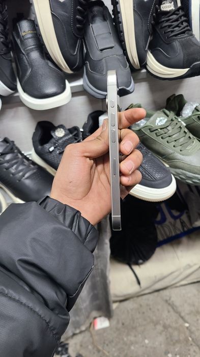 Iphone 15 pro  yomkist 81