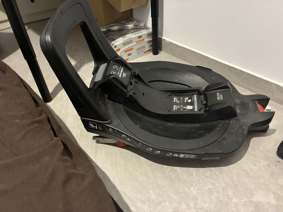 Vand Scaun auto pentru copii Britax Römer rotativ, 360º, cu bază ISOFIX, 3 luni-4 ani 61-105 cm 20 kg DUALFIX M PLUS