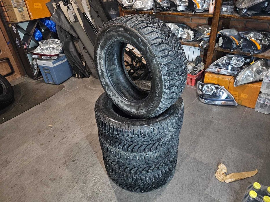 Комплект зимней резины 235-60-R16 (Шипы)