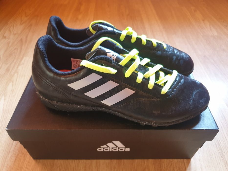 Ghete teren sintetic Noi Originali!