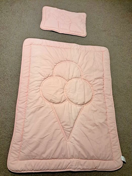 Vând set Mediso set pilotă + pernă pentru copii