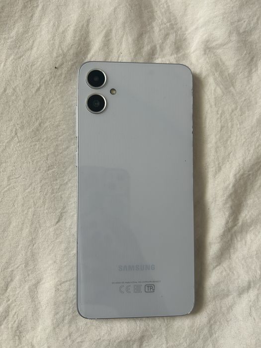 продается телефон