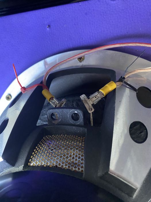 Subwoofer 1000w RMS 2x12 inch Hifonics/statie Pioneer 700w RMS incinta