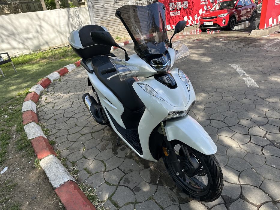 Vânzare Honda SH 125i — înmatriculat 2025