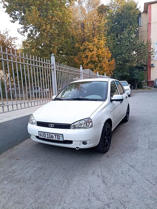 Машина  Лада калина