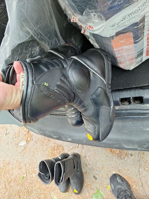 Vand ghete moto din piele
