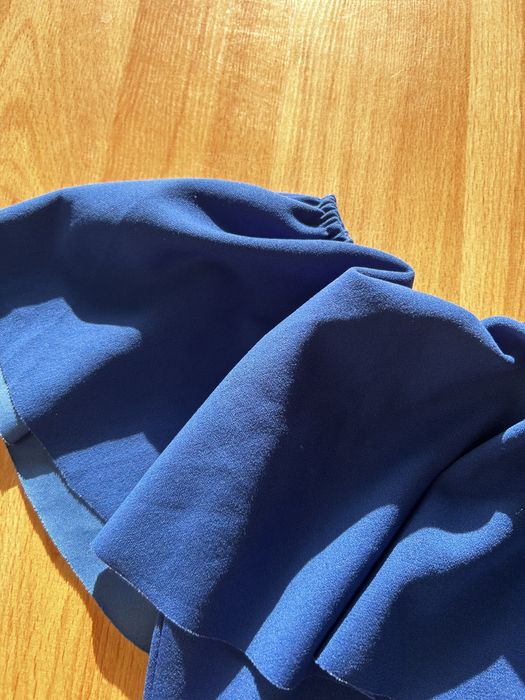 Кралско синя рокля