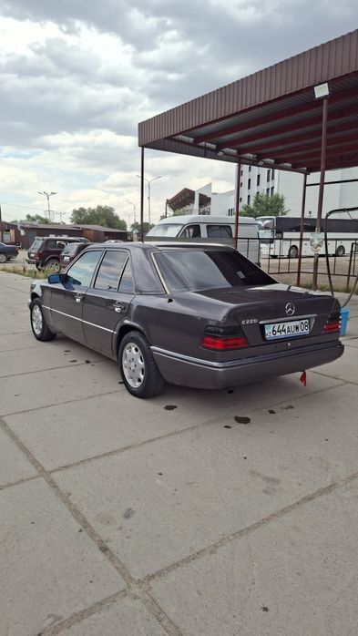 Продаётся Mercedes-Benz W124 Ешка