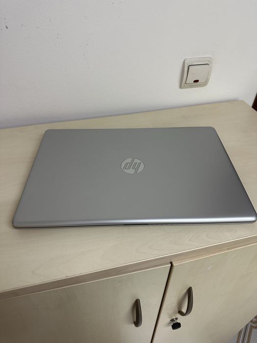 Laptop HP i5 de 17’