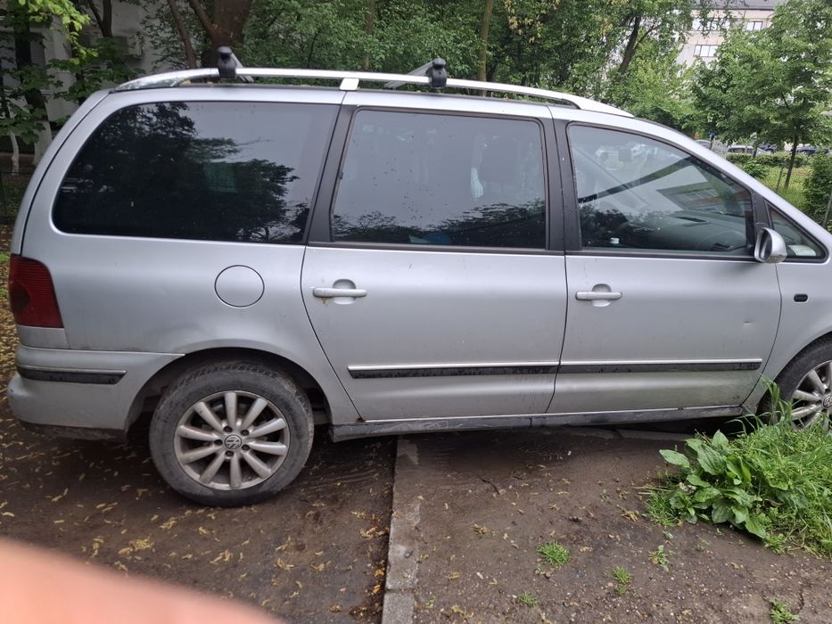 Vand sharan  1.9 . 1500€ pret fix