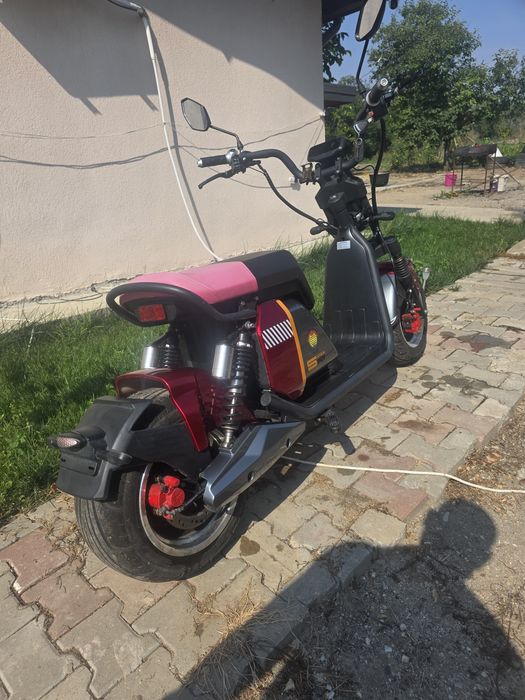 De vanzare scuter electric sport 701 baterie mare 20 amperi,