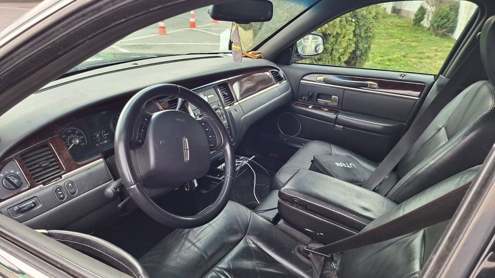 2011 Lincoln Town Car Executive L