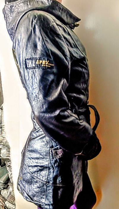 Кожаная женская куртка