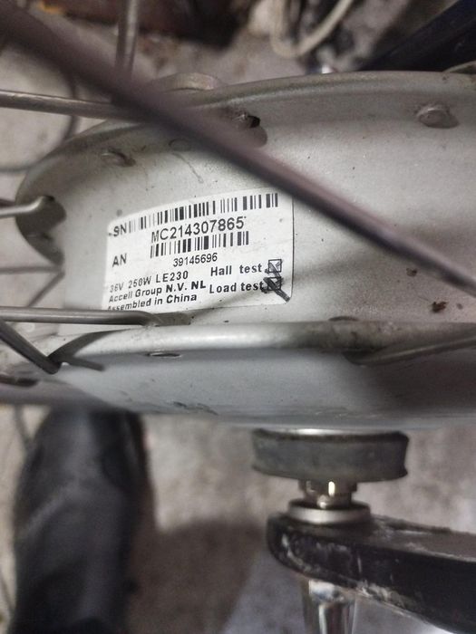 Vind două biciclete electrice