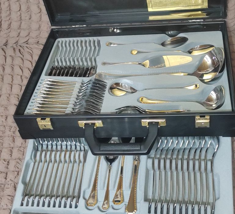 Tacamuri placate cu aur dur