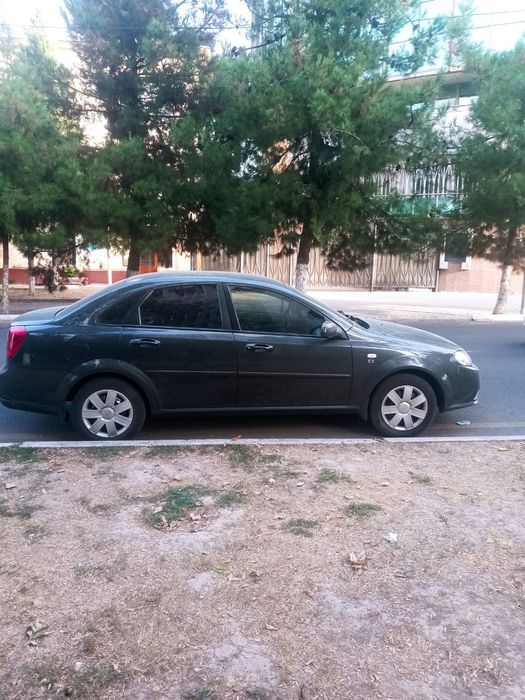 Срошна сотилади 10700$