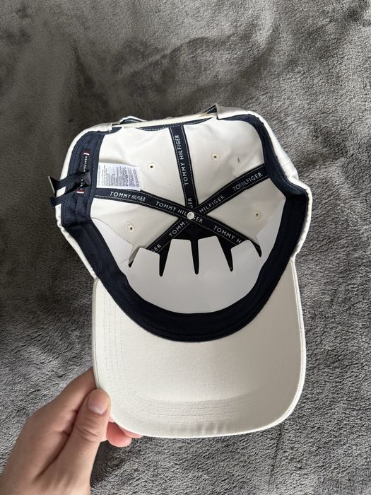 Tommy Hilfiger Monotype canvas sapca unisex  alba logo negru noua