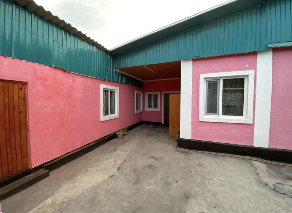 Продам дом  с большим  участком