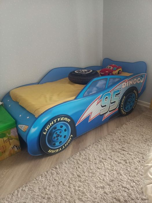 Детская кровать с матрасом