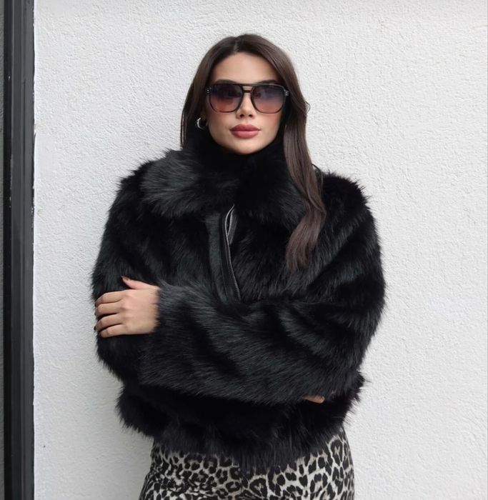 Дамско късо палто с косъм