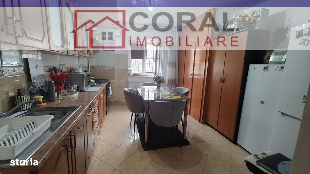 De vanzare apartament 3 camere, Al. Pescarilor