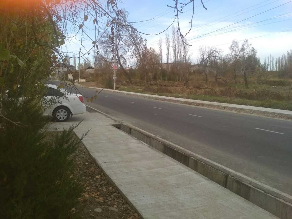 ЕР  участкаси Сотилади  5 сотик времянкаси бор Кибрай рн Чинобод