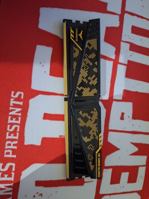 operativka ddr4 16gb 3200mhz SROCHNA