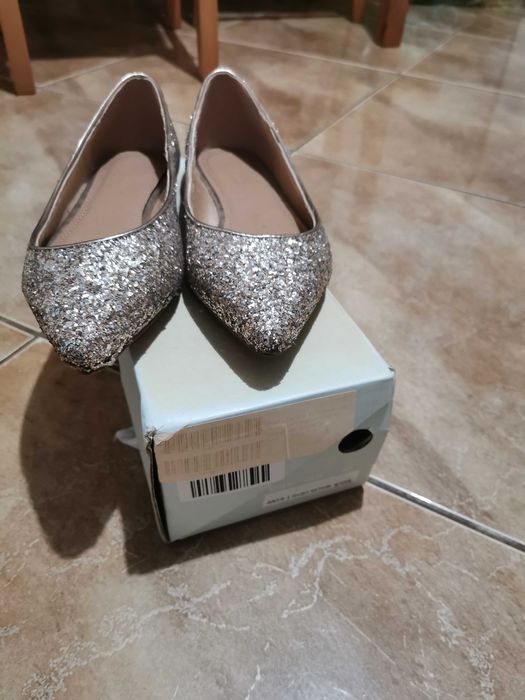 Balerini eleganți de ocazie