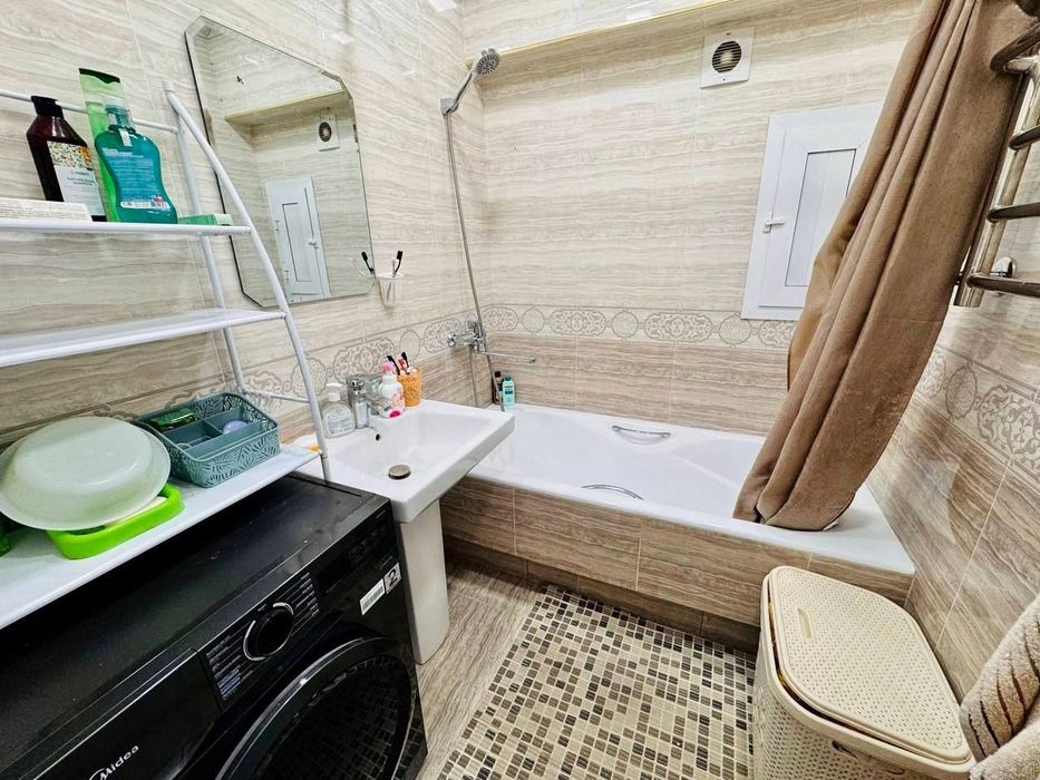 Продаётся 4ком на ул.Афросиаб 96м2 ор-р: метро Ойбек