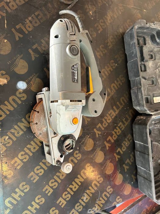 Машина за канали в зидария в бетон