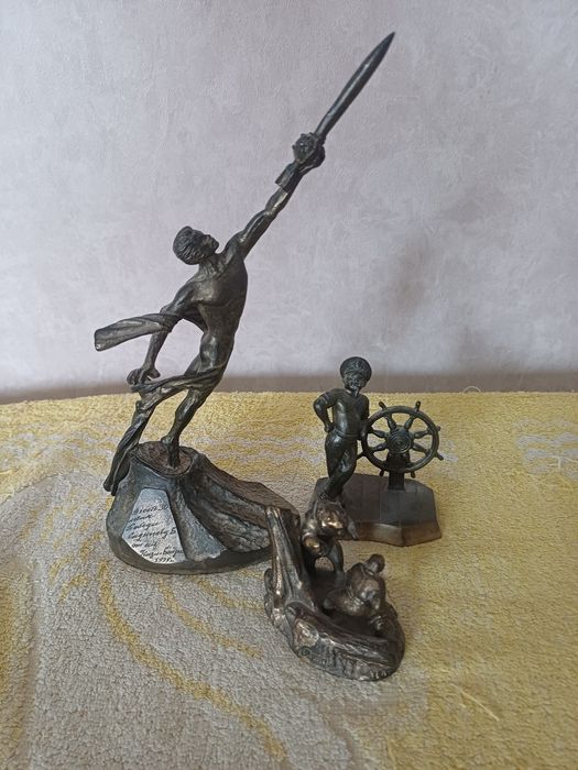 Продам статуэтки.