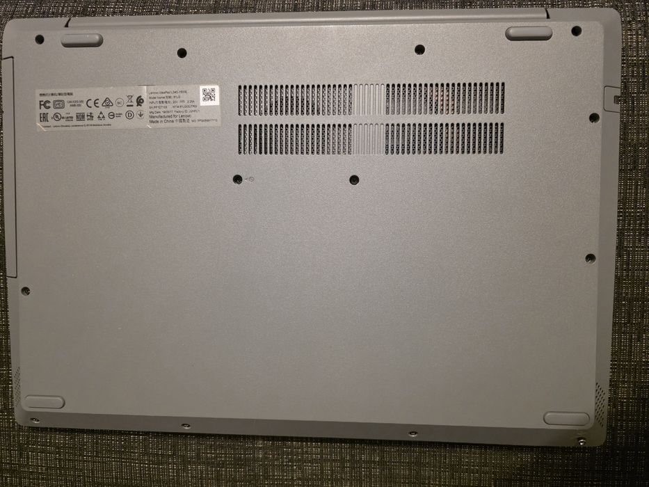 Laptop Lenovo IdeaPad L340 – 8GB RAM, 500GB SSD,- Defect carcasa