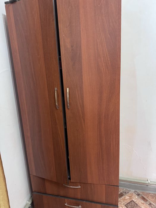 Продам шкаф в хорошем состояние