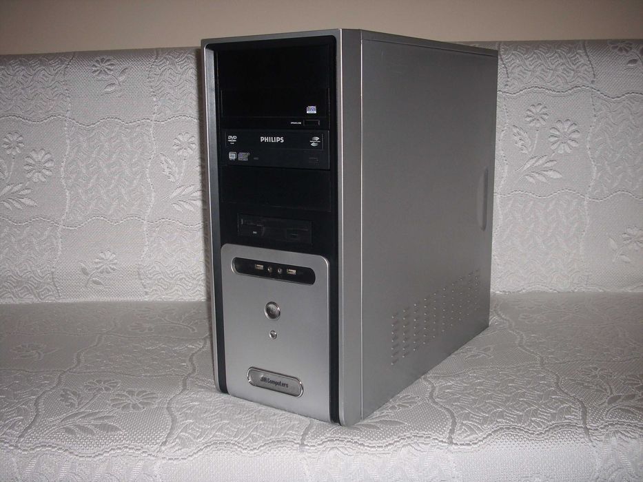 Компютър с "WINDOWS 11"