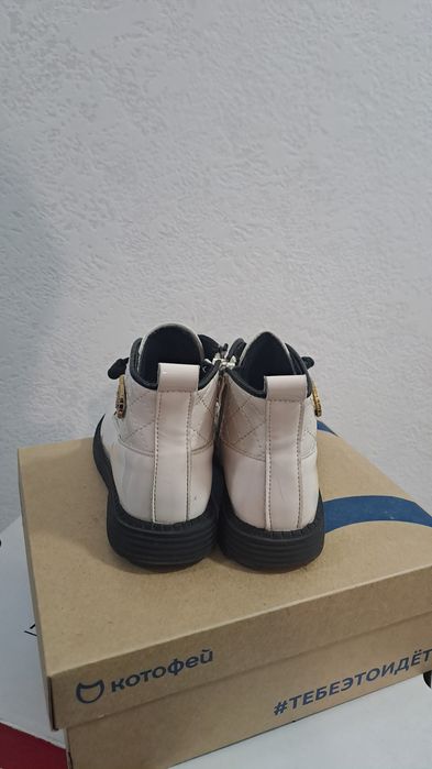 Продам ботинки весенние размер 29