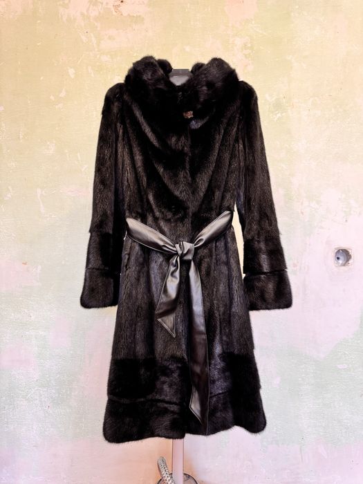 Продам норковую шубу