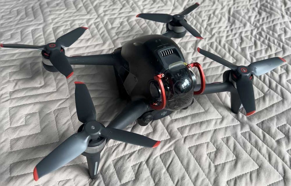 Квадрокоптер DJI FPV