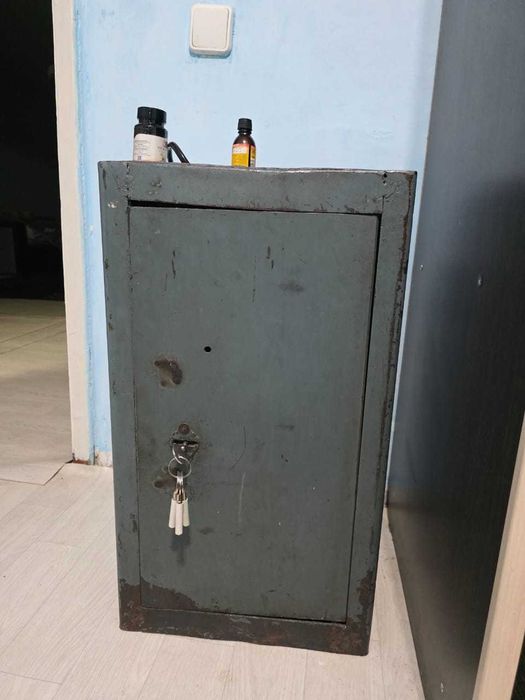 Сейф в хорошем состоянии