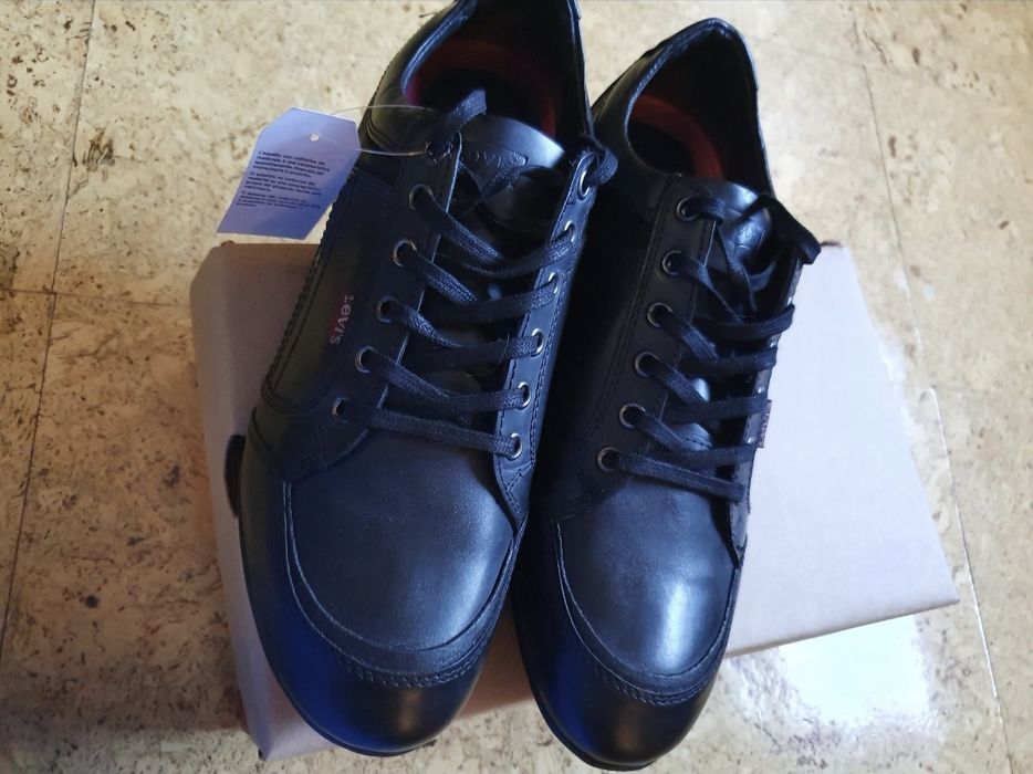 Levis мъжки обувки - 43 номер