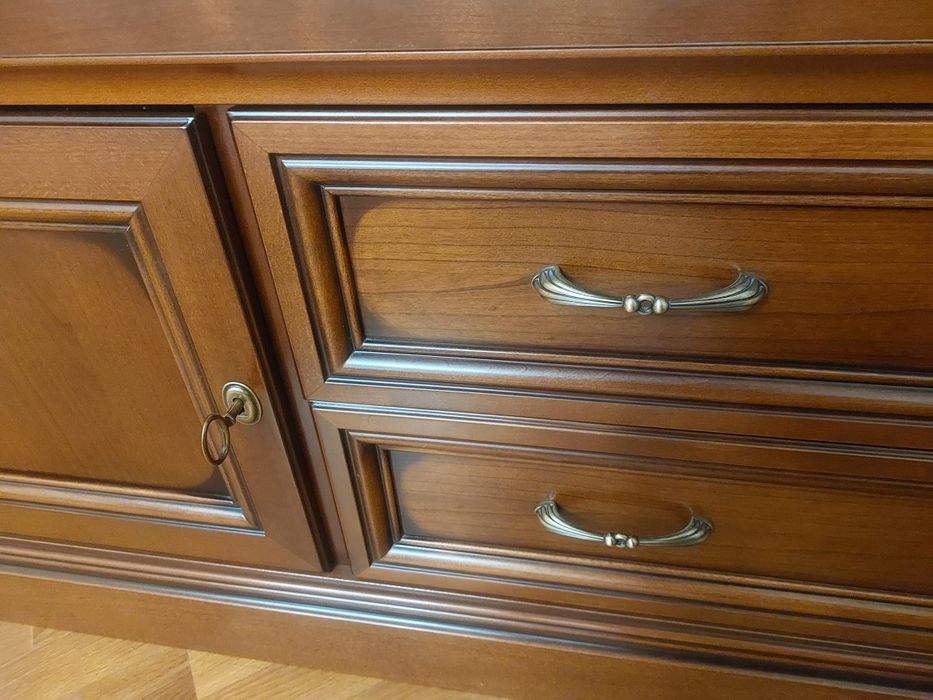 Продам     тумбу