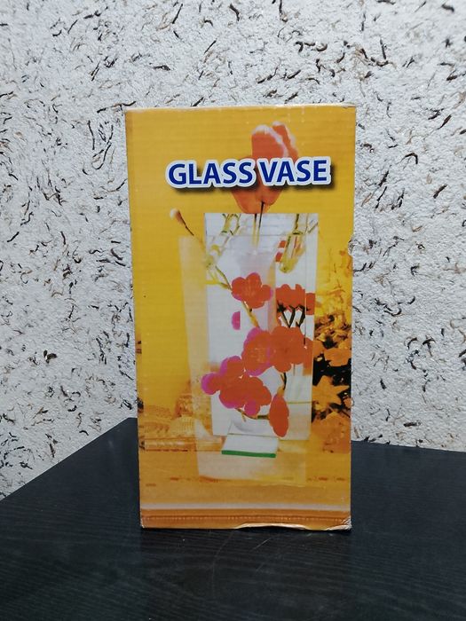 Прелестная стеклянная ваза