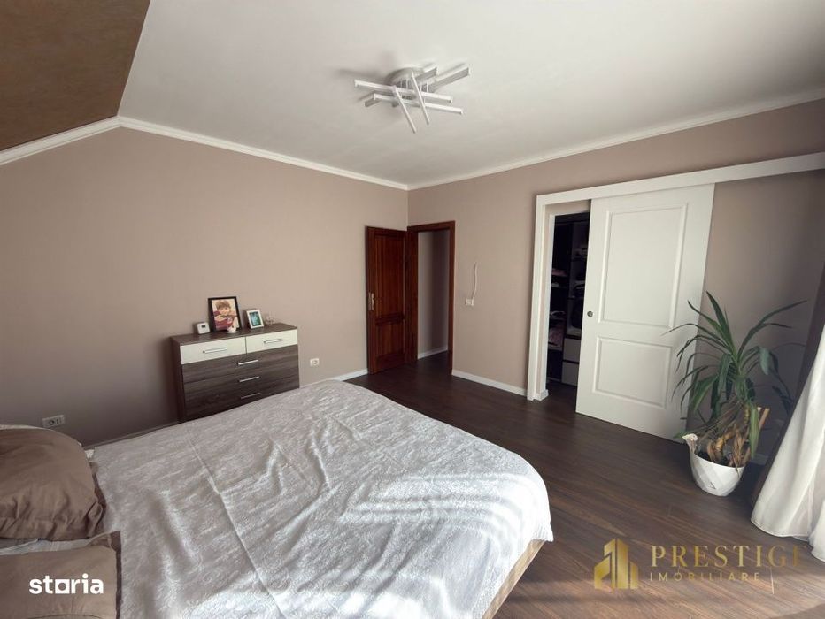 Casa moderna cu teren 1308 mp de vanzare pe str. Gh. Doja - Oradea
