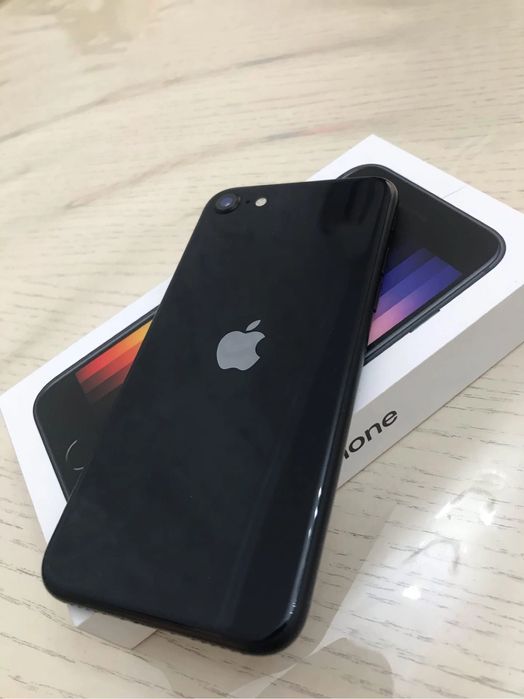 Apple IPhone SE3 2022 [3rd Generation] (128GB)